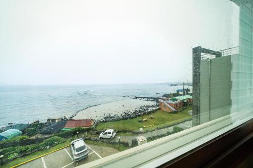 Balcony/terrace, Fantastic Ocean View Sydney Hotel in Aewol Balcony/terrace, Fantastic Ocean View Sydney Hotel in Aewol