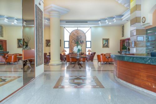Fuajee, Madisson Hotel in Jounieh Fuajee, Madisson Hotel in Jounieh