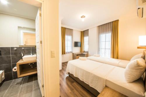 เดคาเตรีย รูมแอนด์อพาร์ต (dekatria rooms&aparts) in คาช เดคาเตรีย รูมแอนด์อพาร์ต (dekatria rooms&aparts) in คาช