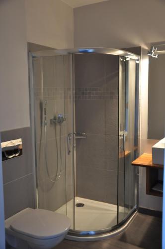Bathroom, Residence Aragon in Antibes Bathroom, Residence Aragon in Antibes