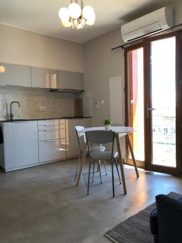 Kitchen, Le Petit Bijou Sete, 4 appartements au centre ville, 3 avec vue canal in Sete Kitchen, Le Petit Bijou Sete, 4 appartements au centre ville, 3 avec vue canal in Sete