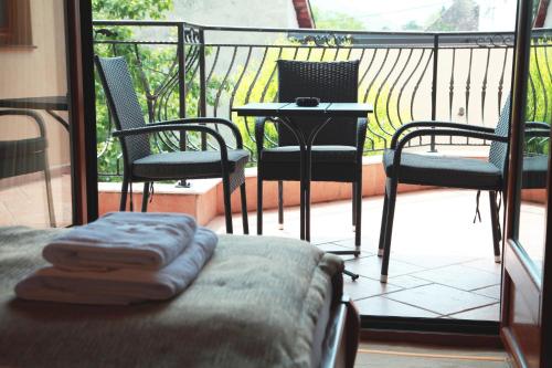 阳台/露台, Provence rooms in 巴尼亚卢卡 阳台/露台, Provence rooms in 巴尼亚卢卡