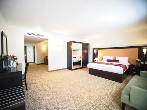 New Capitol Hotel in Old City New Capitol Hotel in Old City