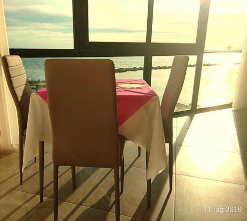 Shared lounge/TV area, Hotel Virgilio in Taranto Shared lounge/TV area, Hotel Virgilio in Taranto