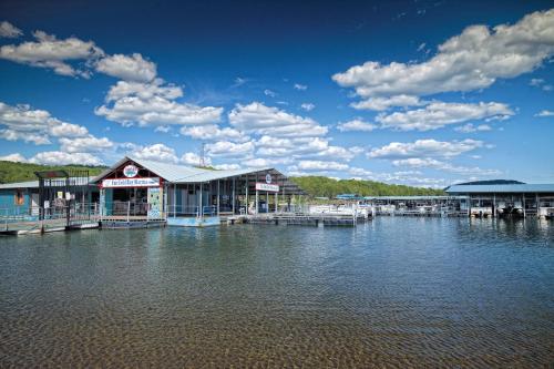 Úszómedence, Wyndham Resort at Fairfield Bay in Fairfield Bay Úszómedence, Wyndham Resort at Fairfield Bay in Fairfield Bay