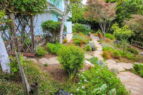 حديقة, Bluebird Inn in Cambria حديقة, Bluebird Inn in Cambria