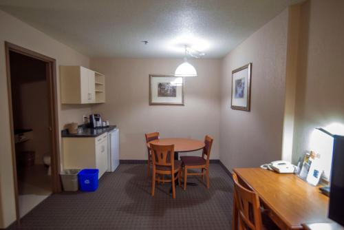 Super 8 By Wyndham Dauphin in Dauphin Super 8 By Wyndham Dauphin in Dauphin