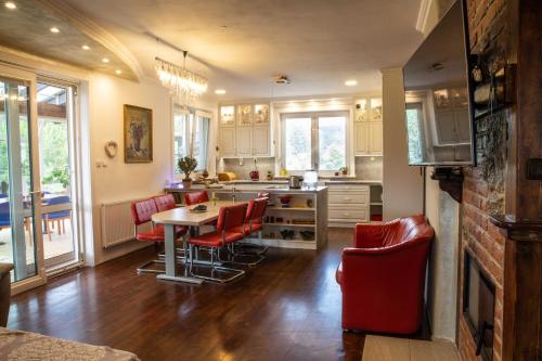 ห้องส่วนกลางสำหรับนั่งเล่น/ดูทีวี, apartmán Lhota u Lysic (apartman Lhota u Lysic) in เมสโต ห้องส่วนกลางสำหรับนั่งเล่น/ดูทีวี, apartmán Lhota u Lysic (apartman Lhota u Lysic) in เมสโต