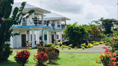 Kevin's Court in Ловлэндс Kevin's Court in Ловлэндс