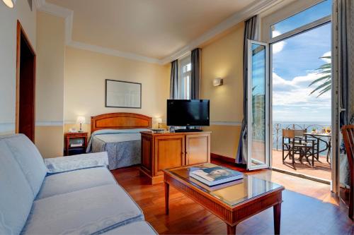 Guestroom, Hotel Continental in Santa Margherita Ligure Guestroom, Hotel Continental in Santa Margherita Ligure