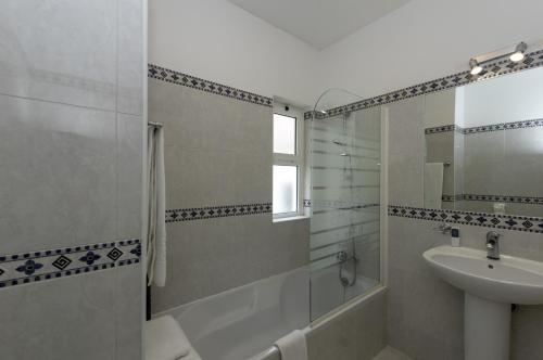 Rocha Brava Village Resort in Карвоейро Rocha Brava Village Resort in Карвоейро