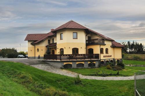 Entrance, Penzion Stary dvur in Sázava (Vysocina) Entrance, Penzion Stary dvur in Sázava (Vysocina)