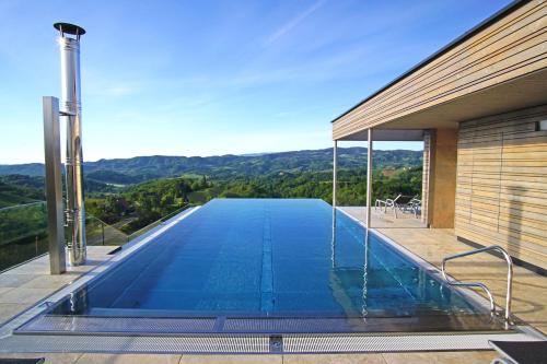 Uszoda, Mahorko Wein Wellness Wasserbuffel in Glanz An Der Weinstrasse Uszoda, Mahorko Wein Wellness Wasserbuffel in Glanz An Der Weinstrasse