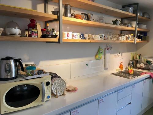 Kitchen, Dongseongro Zero Guesthouse in Daegu Kitchen, Dongseongro Zero Guesthouse in Daegu