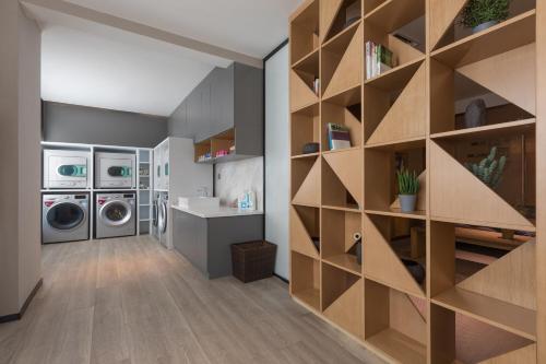 This photo about Xi'an Bell Tower Atour S Wu Hotel shared on HyHotel.com