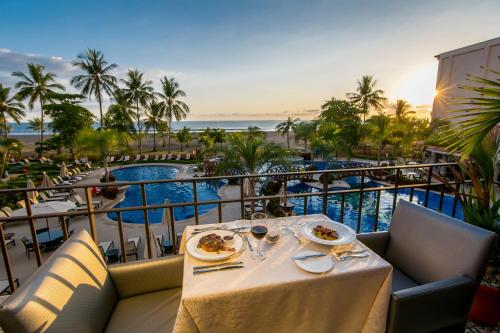 Restaurant, Croc's Resort & Casino in Jaco Restaurant, Croc's Resort & Casino in Jaco