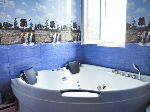 Hot tub, Kirch Hotel & Restaurant in Goris Hot tub, Kirch Hotel & Restaurant in Goris