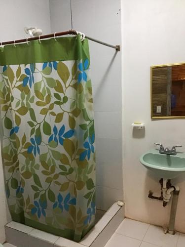 Bagno, Suki Cafe Apartments in Canoa Bagno, Suki Cafe Apartments in Canoa