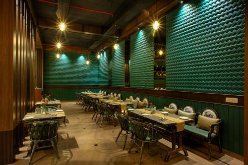 مطعم, The Four Vedas Hotel & Resort in سيليغوري مطعم, The Four Vedas Hotel & Resort in سيليغوري