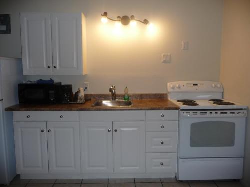 Dapur, Super 8 By Wyndham Kamloops East in Kamloops (BC) Dapur, Super 8 By Wyndham Kamloops East in Kamloops (BC)