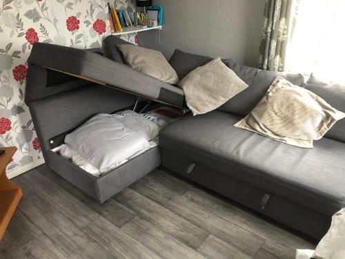 Claire’s AirBNB 2 in Sailortown Claire’s AirBNB 2 in Sailortown