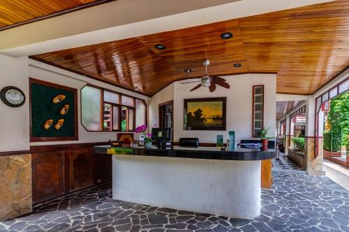 Entrance, Hotel Mar de Luz in Jaco Entrance, Hotel Mar de Luz in Jaco