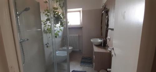 Bathroom, Il Giardino in Colico Bathroom, Il Giardino in Colico