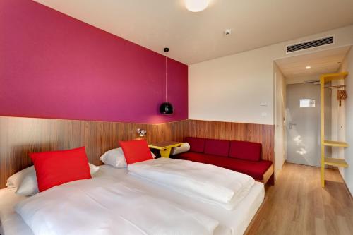 MEININGER Hotel Frankfurt Main / Airport in Frankfurt am Main MEININGER Hotel Frankfurt Main / Airport in Frankfurt am Main