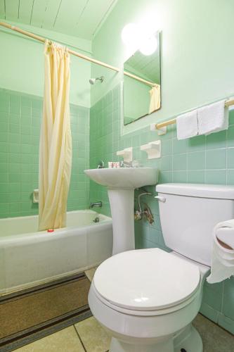 This photo about Hotel Valdosta GA N Ashley St shared on HyHotel.com