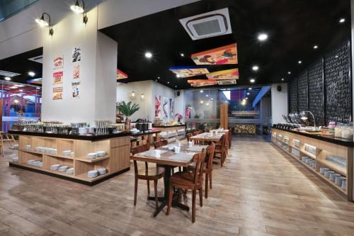 Food and beverages, favehotel Sidoarjo in Sidoarjo Food and beverages, favehotel Sidoarjo in Sidoarjo