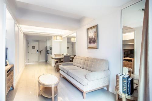 ホープ ランド エグゼクティブ サービス アパートメント11