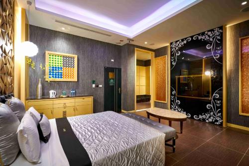Purple Rainbow Motel in Okraj Luzhou Purple Rainbow Motel in Okraj Luzhou