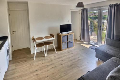 Home-from-Home - Self Catering Garden Apartment, Waterlooville in Waterlooville Home-from-Home - Self Catering Garden Apartment, Waterlooville in Waterlooville