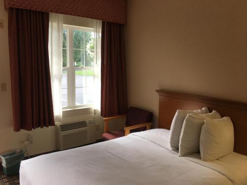 在meiguo.com看到的Red Carpet Inn and Suites Cooperstown的介绍图片