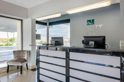 ล็อบบี้, ควอลิตี้ อินน์ เดย์โทนาบีช โอเชียนฟรอนต์ (Quality Inn Daytona Beach Oceanfront) in เดย์โทนา บีช ล็อบบี้, ควอลิตี้ อินน์ เดย์โทนาบีช โอเชียนฟรอนต์ (Quality Inn Daytona Beach Oceanfront) in เดย์โทนา บีช