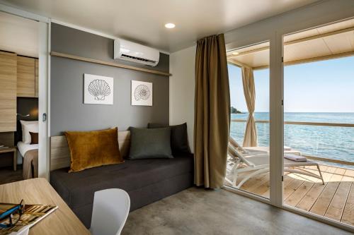 Aminess Planet Camping Holiday Homes Maravea in โนวิกราด Aminess Planet Camping Holiday Homes Maravea in โนวิกราด