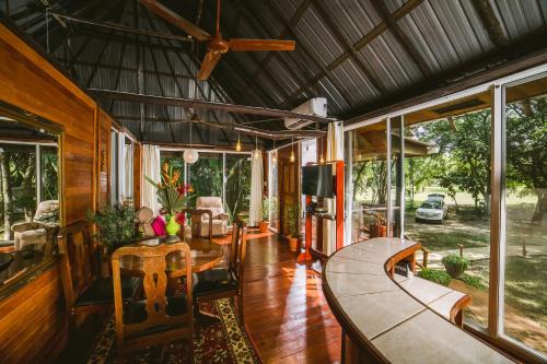 Instalaciones, KikiWitz Resort in Belmopan Instalaciones, KikiWitz Resort in Belmopan