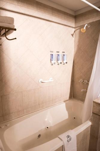 Shower, Mayflower Suites Hotel in San Nicolas Shower, Mayflower Suites Hotel in San Nicolas