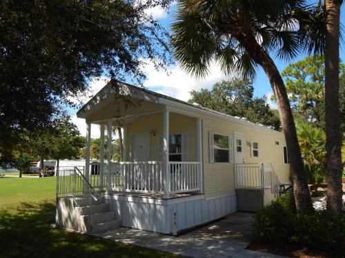 Road Runner Travel Resort in Fort Pierce North Road Runner Travel Resort in Fort Pierce North