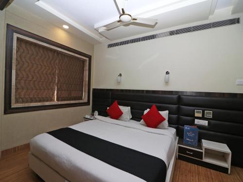 This photo about Hotel Emerald shared on HyHotel.com