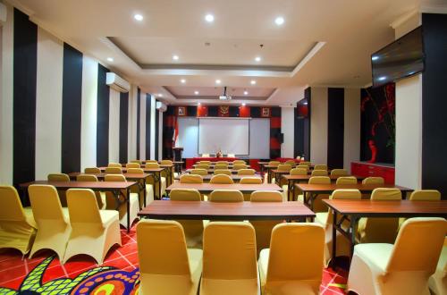 Business Center, Swiss-Belcourt Makassar in Makassar Business Center, Swiss-Belcourt Makassar in Makassar