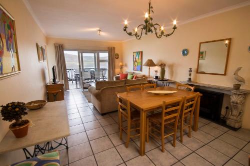 Fasiliti, Laguna Grove Holiday Rentals Apartment in Knysna Central Fasiliti, Laguna Grove Holiday Rentals Apartment in Knysna Central