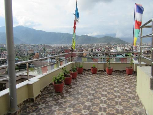 Erkély/terasz, STUPA VIEW INN in Chhauni Erkély/terasz, STUPA VIEW INN in Chhauni