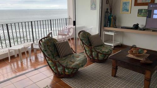 Apto Guarujá de frente para o mar - Praia Astúrias (Apto Guaruja de frente para o mar - Praia Asturias) in Vila Luis Antonio Apto Guarujá de frente para o mar - Praia Astúrias (Apto Guaruja de frente para o mar - Praia Asturias) in Vila Luis Antonio