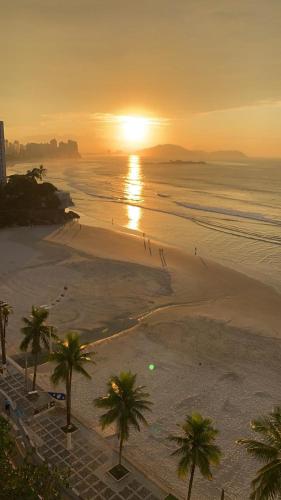 Apto Guarujá de frente para o mar - Praia Astúrias (Apto Guaruja de frente para o mar - Praia Asturias) in Vila Luis Antonio Apto Guarujá de frente para o mar - Praia Astúrias (Apto Guaruja de frente para o mar - Praia Asturias) in Vila Luis Antonio