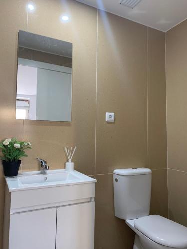 Bathroom, Mar a Vista Guest House in Povoa De Varzim Bathroom, Mar a Vista Guest House in Povoa De Varzim