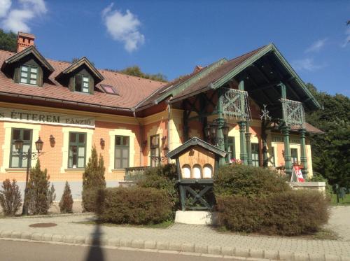 ทางเข้า, St. Hubertus Etterem es Panzio in ปาราดซาสวาร์ ทางเข้า, St. Hubertus Etterem es Panzio in ปาราดซาสวาร์