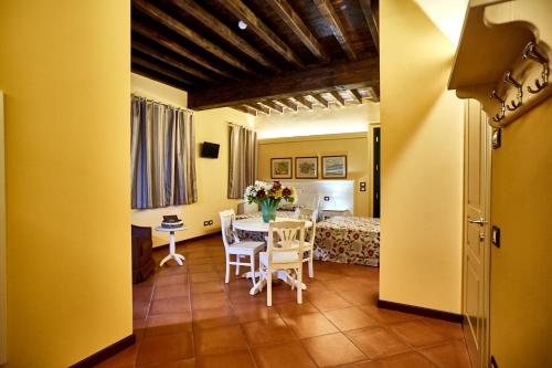 Albergo Trattoria Il Leone in Pomponesco Albergo Trattoria Il Leone in Pomponesco