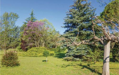 Two-Bedroom Holiday Home in Villecroze in Villecroze Two-Bedroom Holiday Home in Villecroze in Villecroze