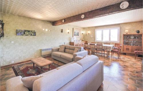 Two-Bedroom Holiday Home in Villecroze in Villecroze Two-Bedroom Holiday Home in Villecroze in Villecroze